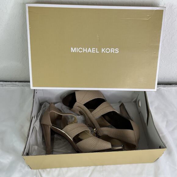 Michael Kors Berkley T-strap Embossed Leather Sandals size 9M, Casual, Formal - Picture 1 of 9